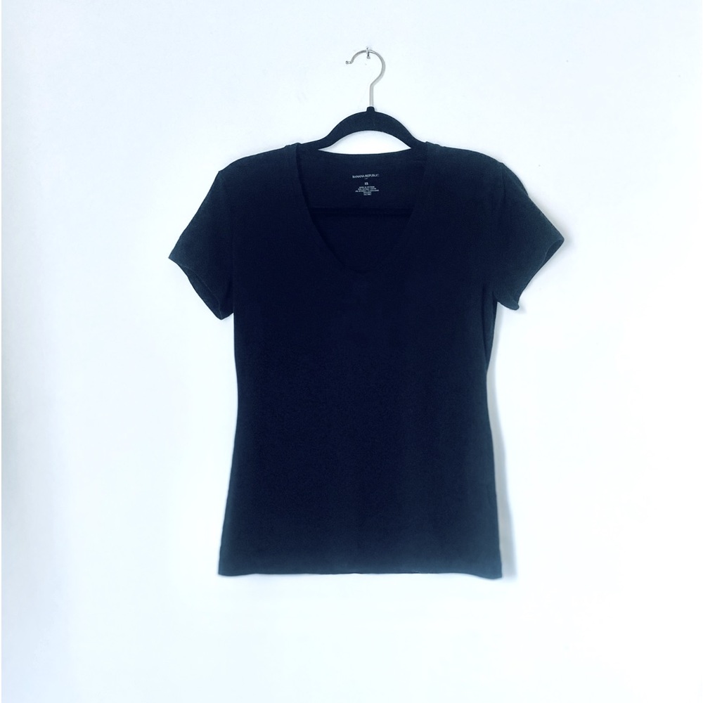 Banana Republic black tee. Size XS